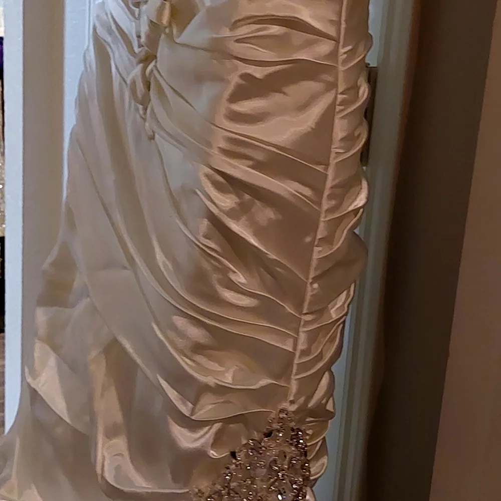 WEDDING DRESS SOTTERO & MIDGLEY. sz 0, $600 GLENN HEIGHTS TX PPU OR SHIPPING - Picture 8 of 13